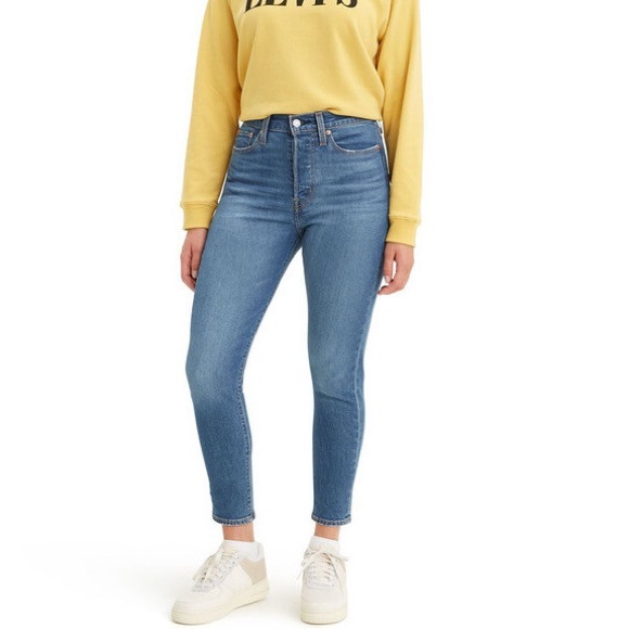 Levi's Women's Light Blue Wedgie Skinny Jeans - Picture 2 of 14